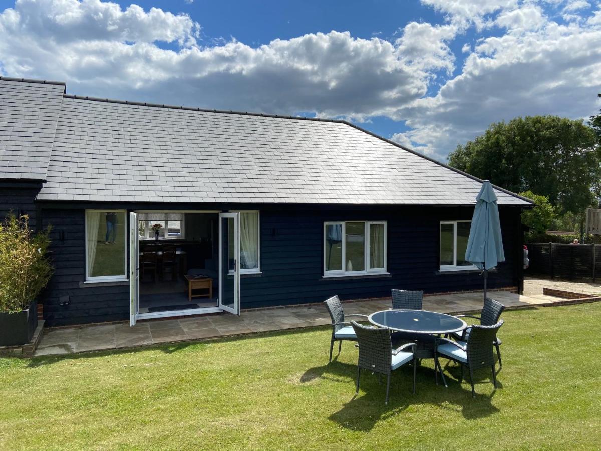 Villa South Downs Rural Retreats Worthing Exterior foto